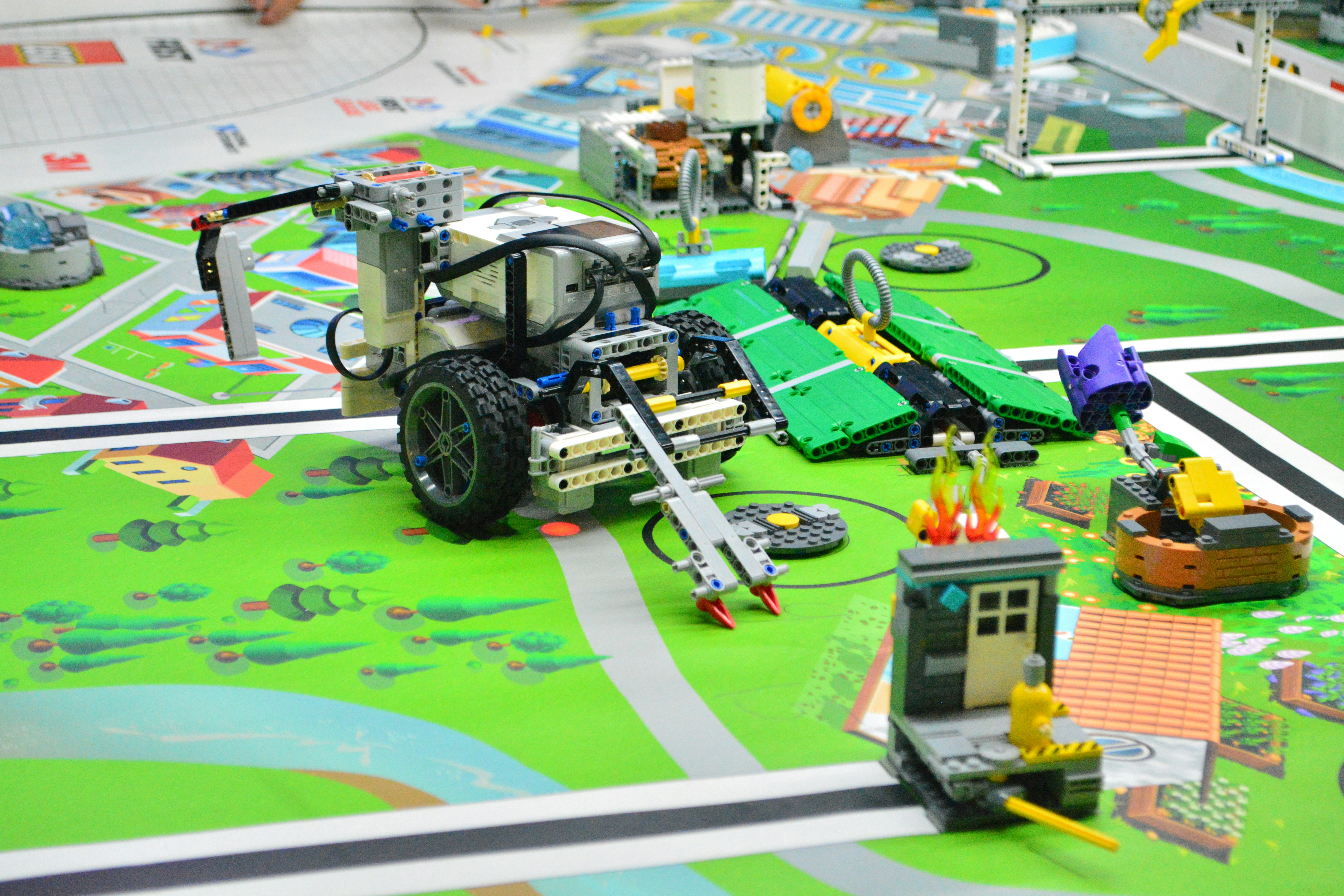 RoboGenz students at robotics competition
