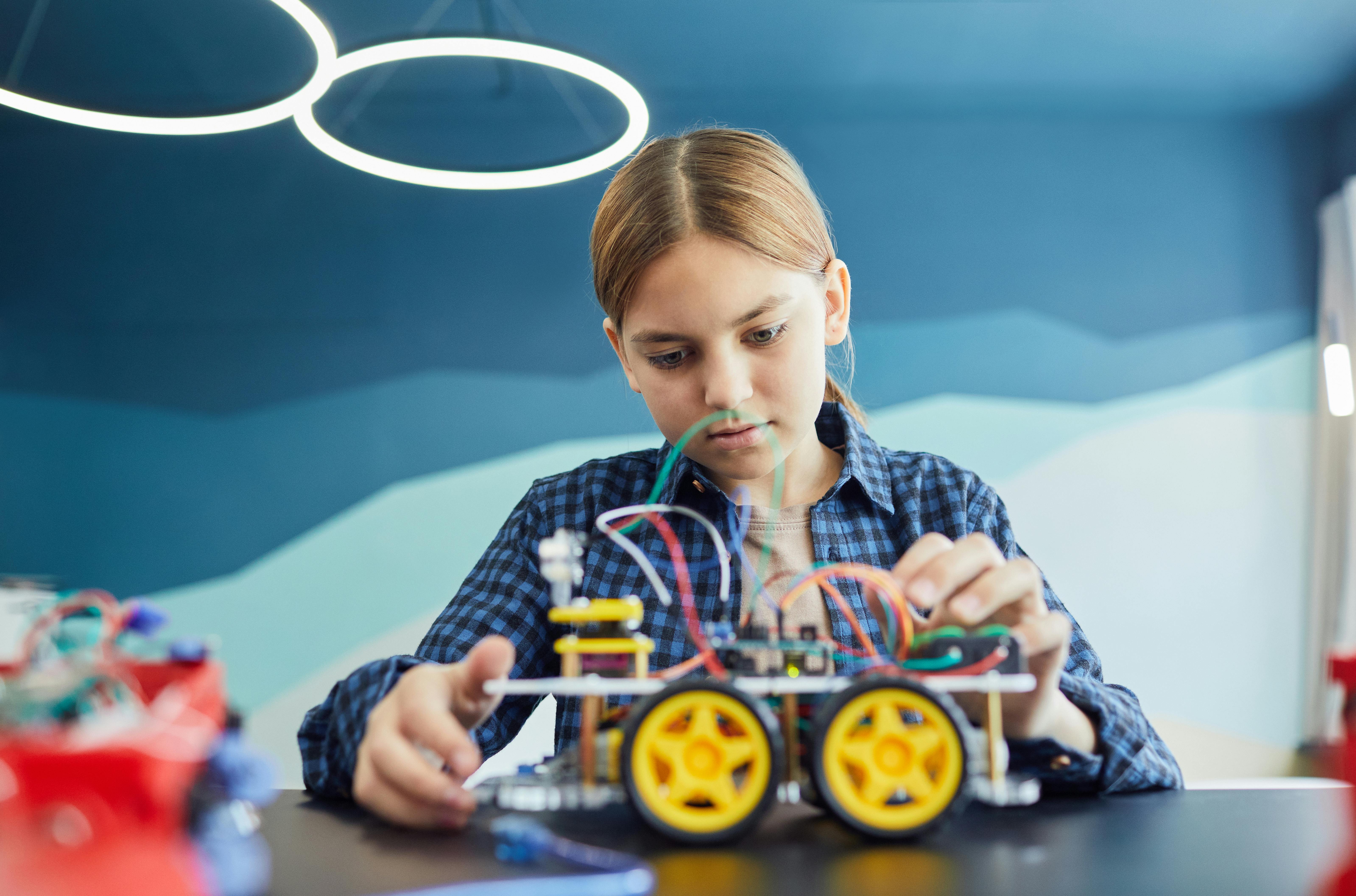 Advanced robotics build at RoboGenz